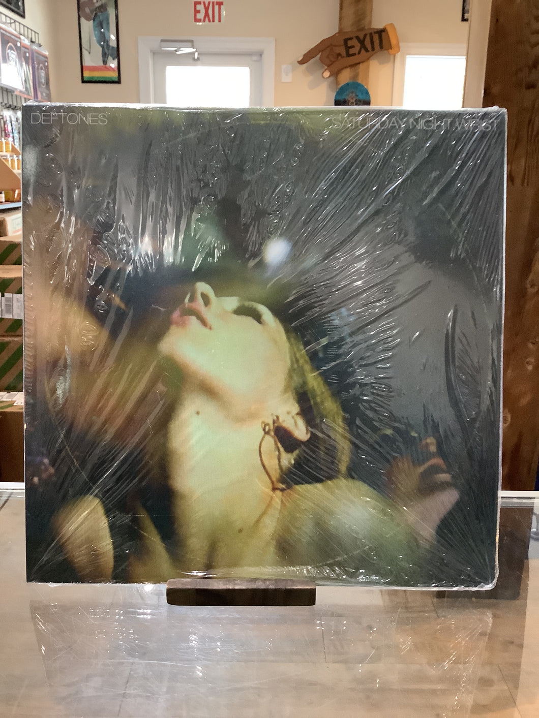 Deftones - Saturday Night Wrist